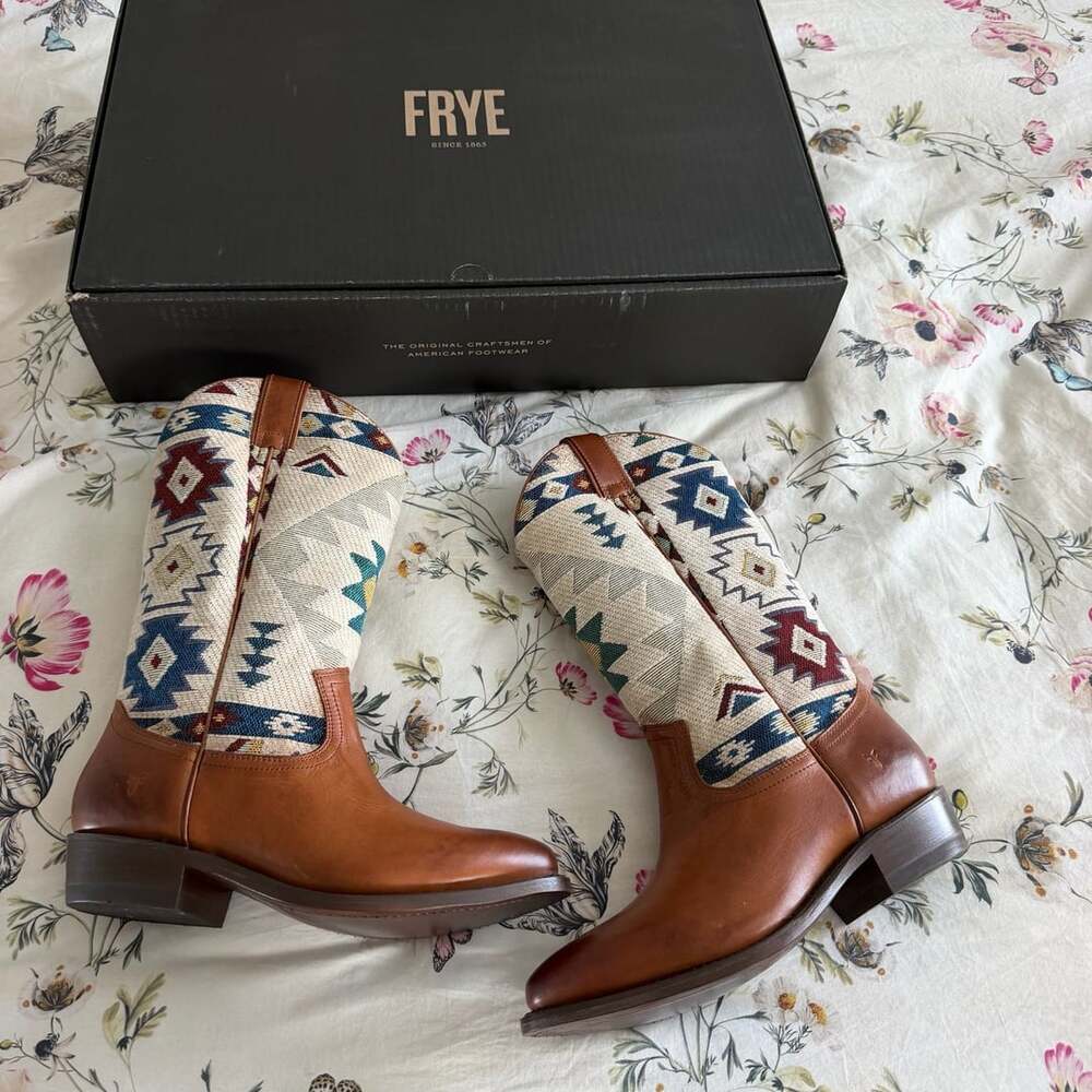 Frye Billy Pull On Southwest Boots Size 8.5 M Caramel SW